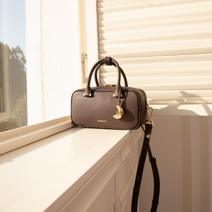 The Rise of Quiet Luxury: Minimalist and Timeless Leather Bags